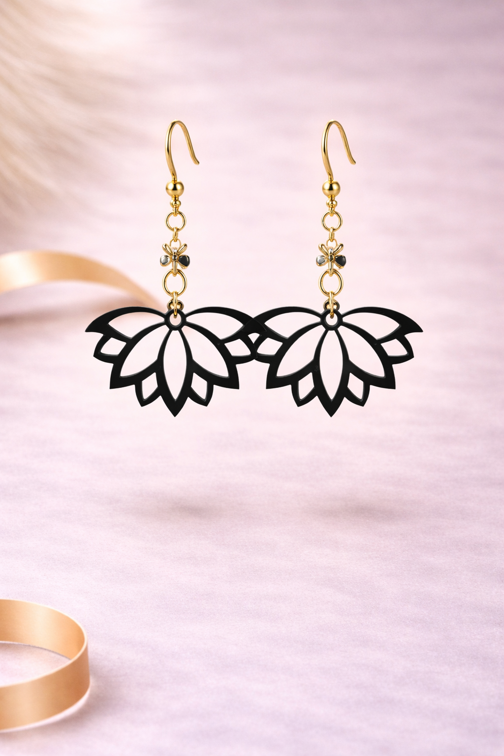 Lotus Noir Élégance - Signature